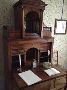 IWSG Calling Yourself a Writer